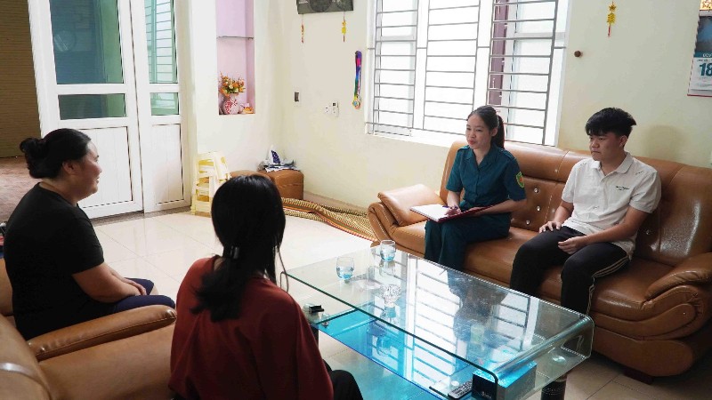 Nữ dân quân gương mẫu, trách nhiệm