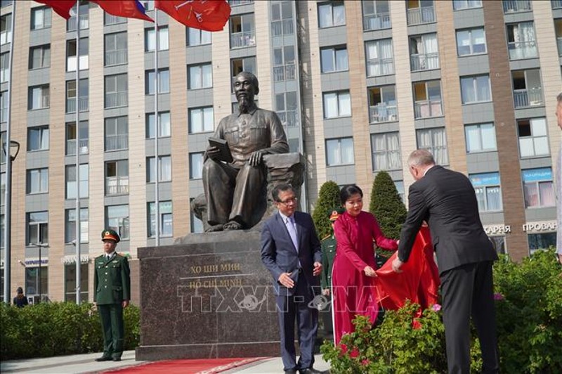Khánh thành Quảng trường Hồ Chí Minh tại St. Petersburg