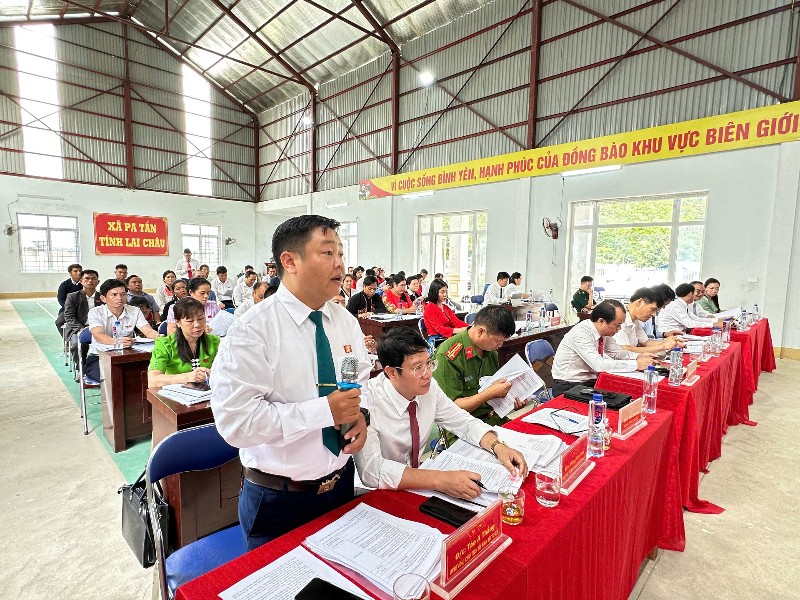 Kỳ họp thứ hai HĐND xã Pa Tần khóa I, nhiệm kỳ 2021–2026