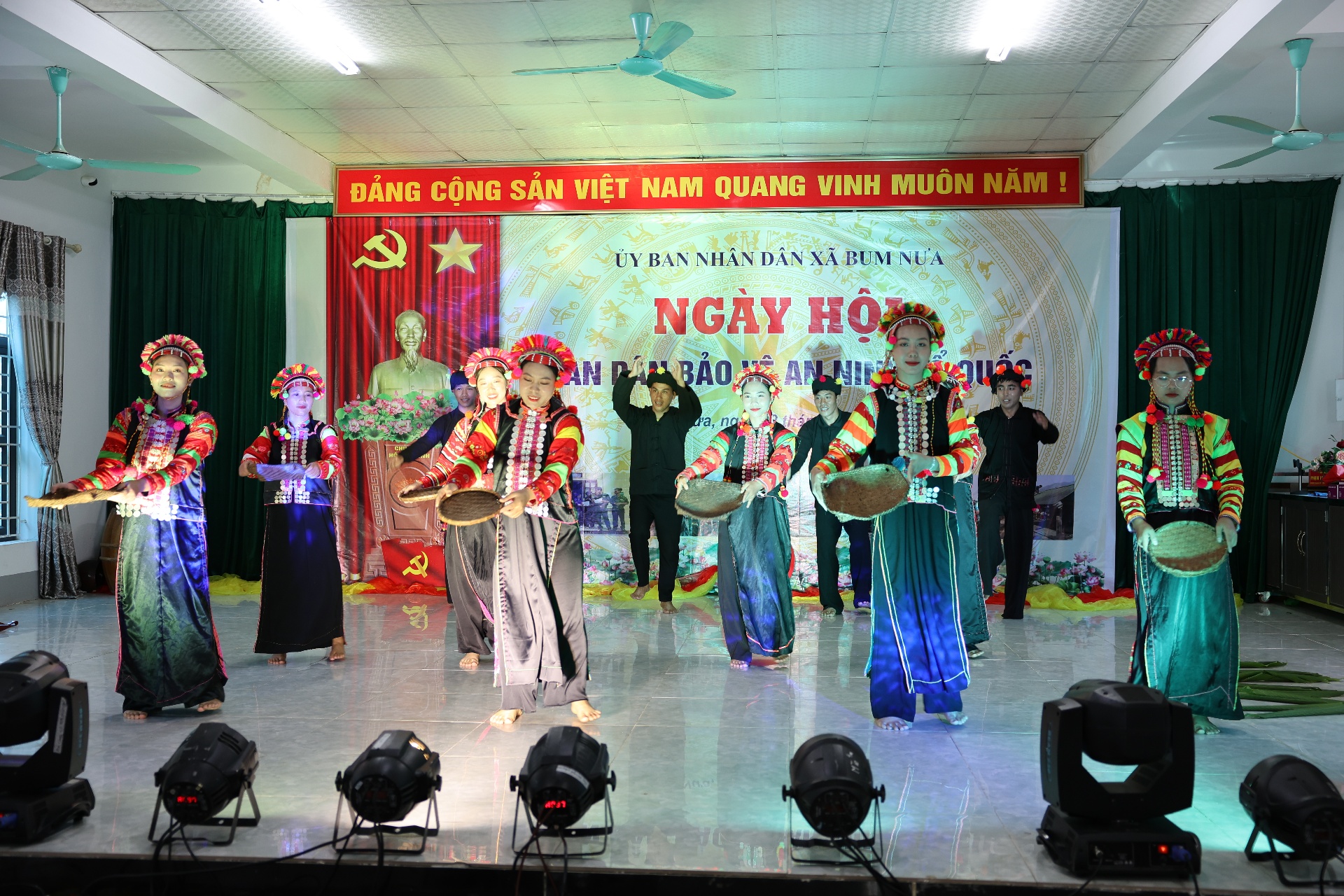 văn nghệ 
