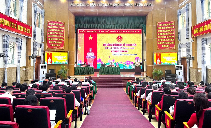 Kỳ họp thứ hai Hội đồng nhân dân xã Than Uyên khóa I, nhiệm kỳ 2021 - 2026