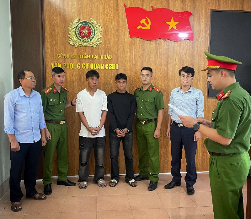 Khởi tố 2 bị can về hành vi “Giao cấu với người từ đủ 13 tuổi đến dưới 16 tuổi” và “Hiếp dâm người dưới 16 tuổi”