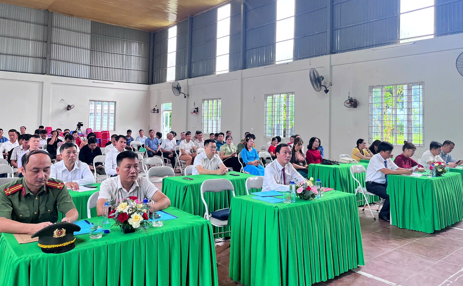 Quang cảnh hội nghị.