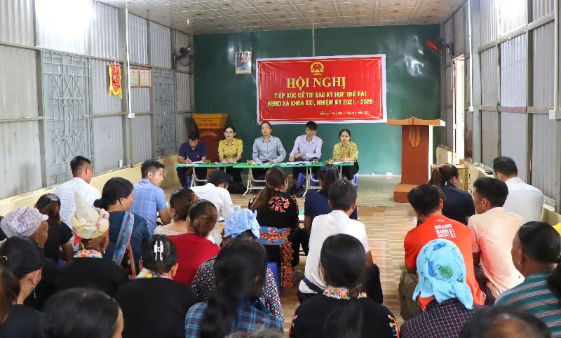 Tiếp xúc cử tri sau kỳ họp thứ hai, HĐND xã Khổng Lào khoá XXI, nhiệm kỳ 2021-2026