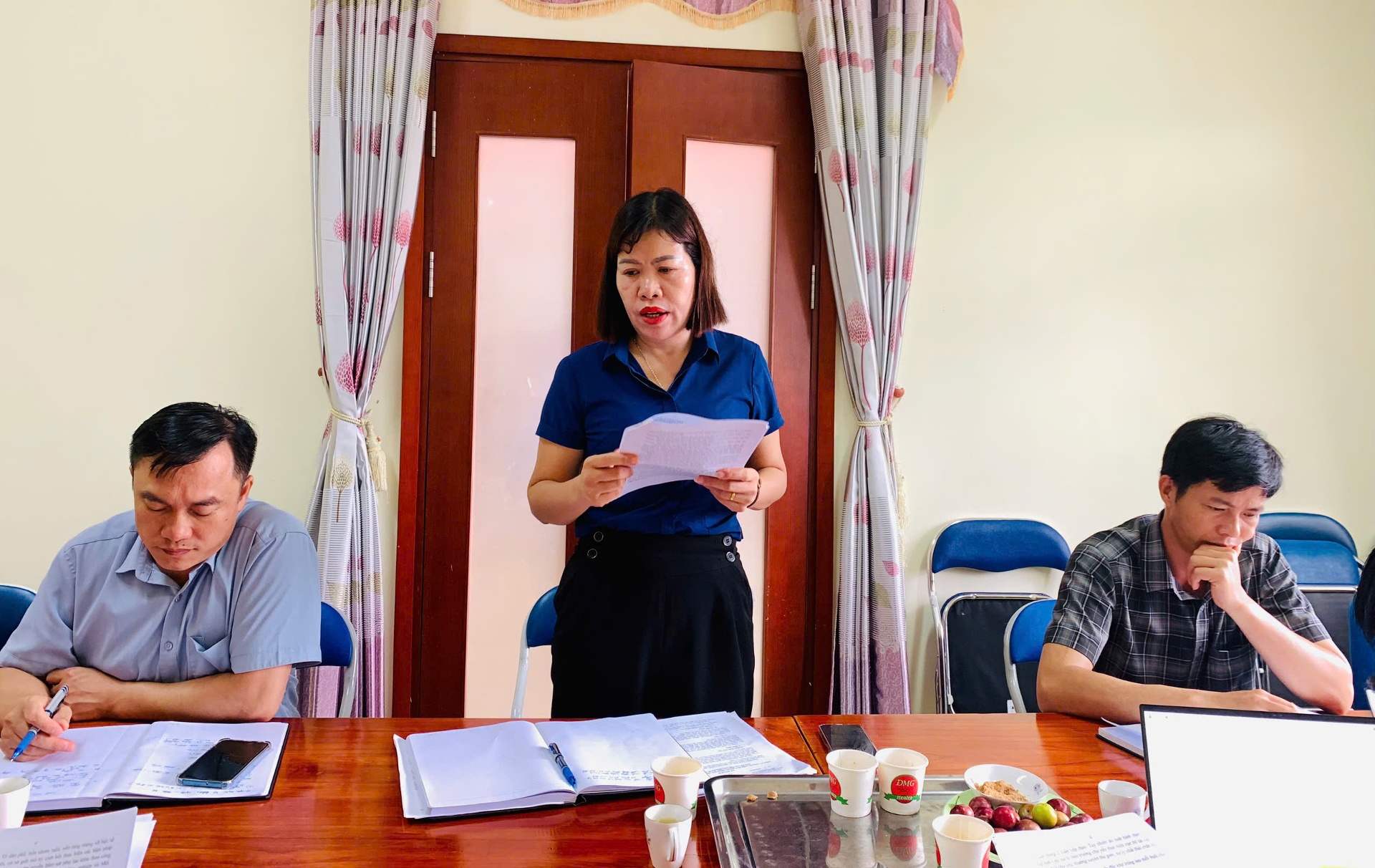 Lãnh đạo UBND phường Tân Phong phát biểu tại buổi làm việc.