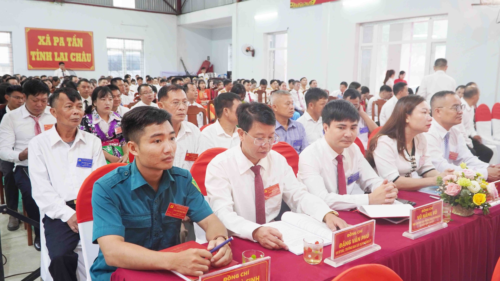 Các đại biểu  dự Đại hội.