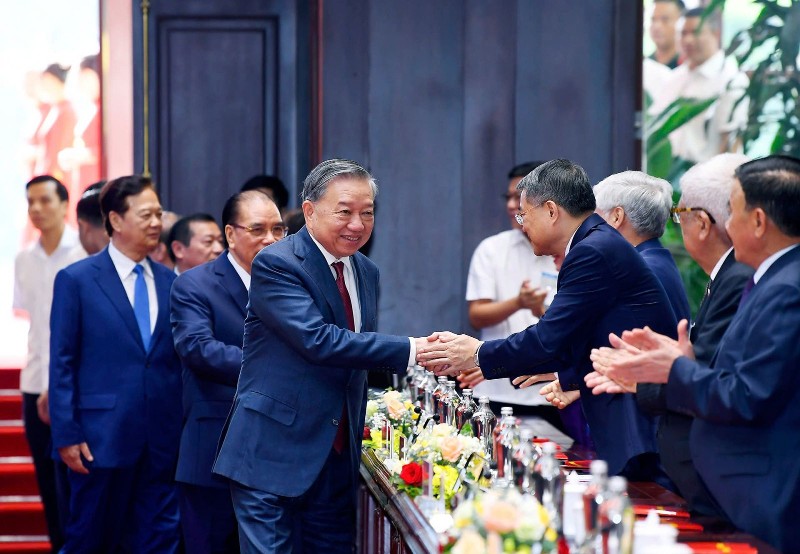 Tổng Bí thư chủ trì buổi gặp mặt các đồng chí nguyên lãnh đạo Đảng, Nhà nước