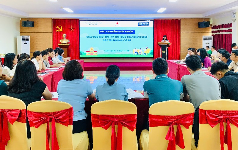 Tập huấn nâng cao môi trường học tập và giáo dục đáp ứng giới cho học sinh dân tộc thiểu số