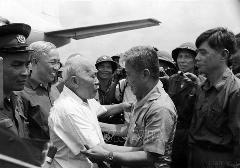 Nhà lãnh đạo mẫu mực, người cộng sản kiên trung