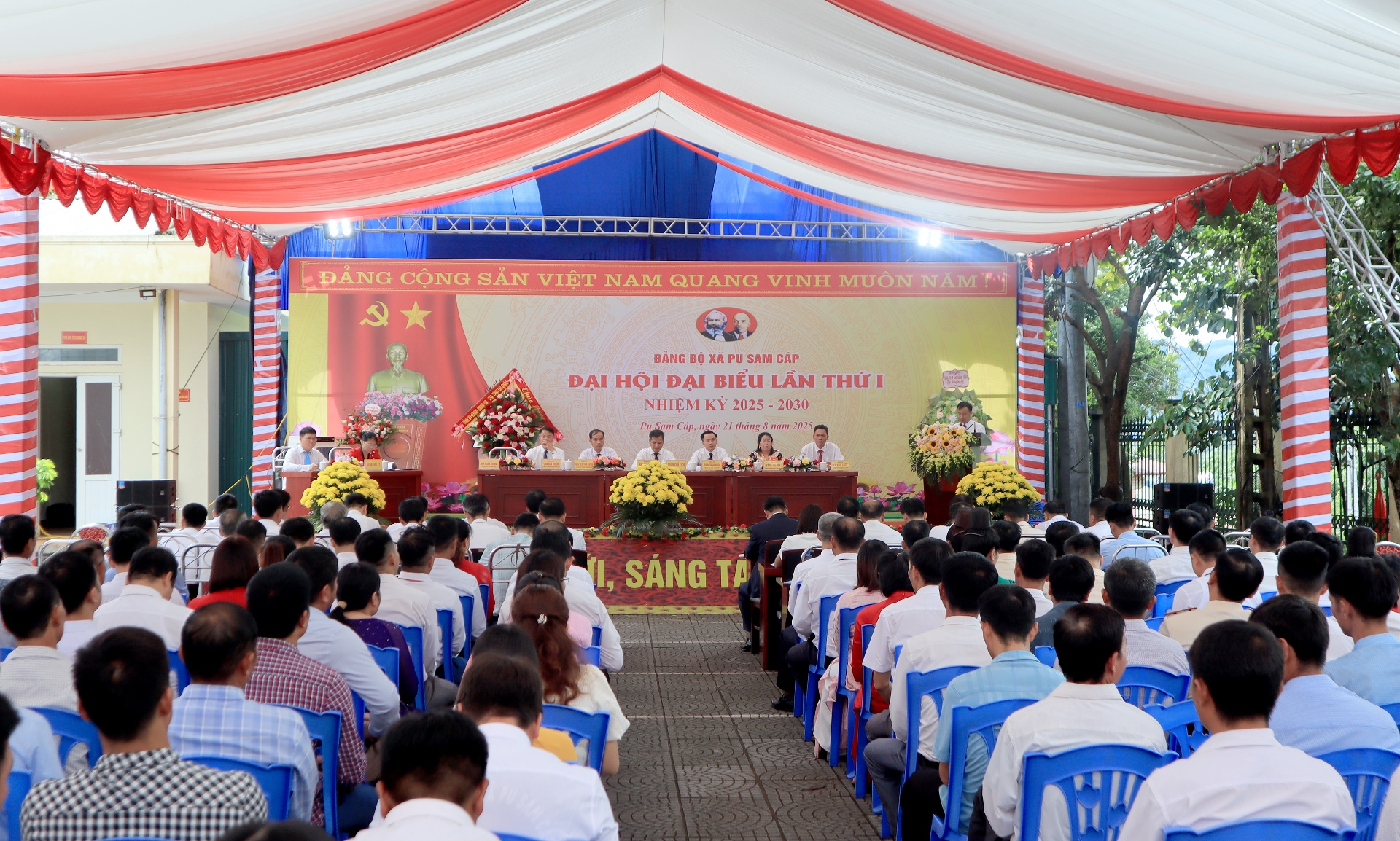 Quang cảnh đại hội.
