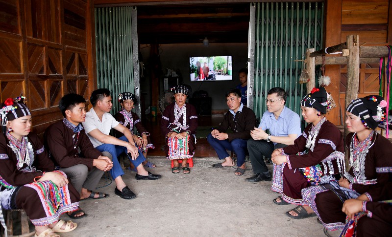 Bí thư chi bộ nhiệt huyết, gương mẫu