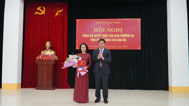 Công bố quyết định bổ nhiệm Tổng Biên tập Báo và phát thanh, truyền hình Lai Châu