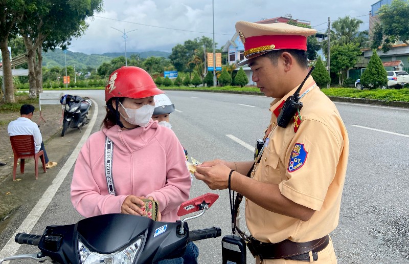 Nâng cao ý thức, văn hóa giao thông