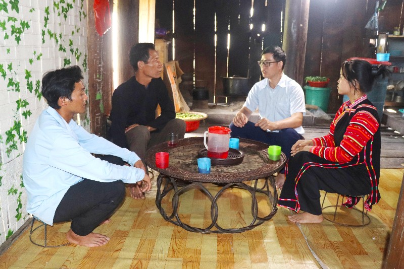 Khắc ghi lời Bác, vì nhân dân phục vụ