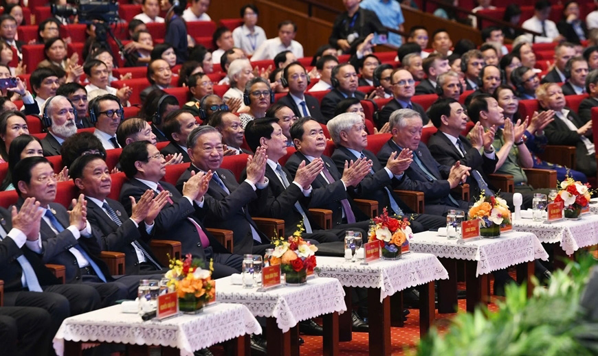 Các đồng chí lãnh đạo Đảng, Nhà nước dự tại điểm cầu Trung tâm Hội nghị Quốc gia.