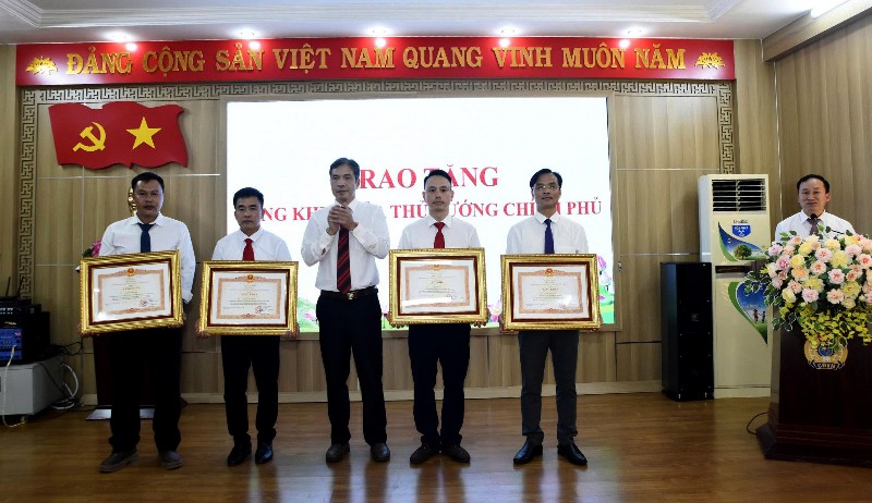 Biểu dương 80 điển hình tiên tiến