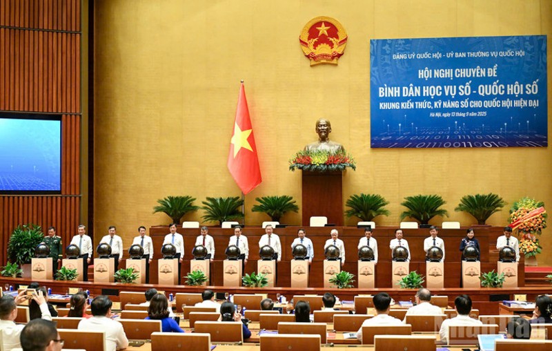 Đưa phong trào “Bình dân học vụ số - Quốc hội số” phát triển sâu rộng, thực chất