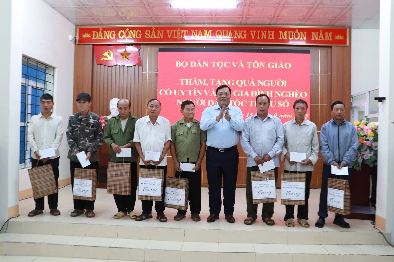 Đoàn công tác của Bộ Dân tộc và Tôn giáo thăm, làm việc tại tỉnh Lai Châu
