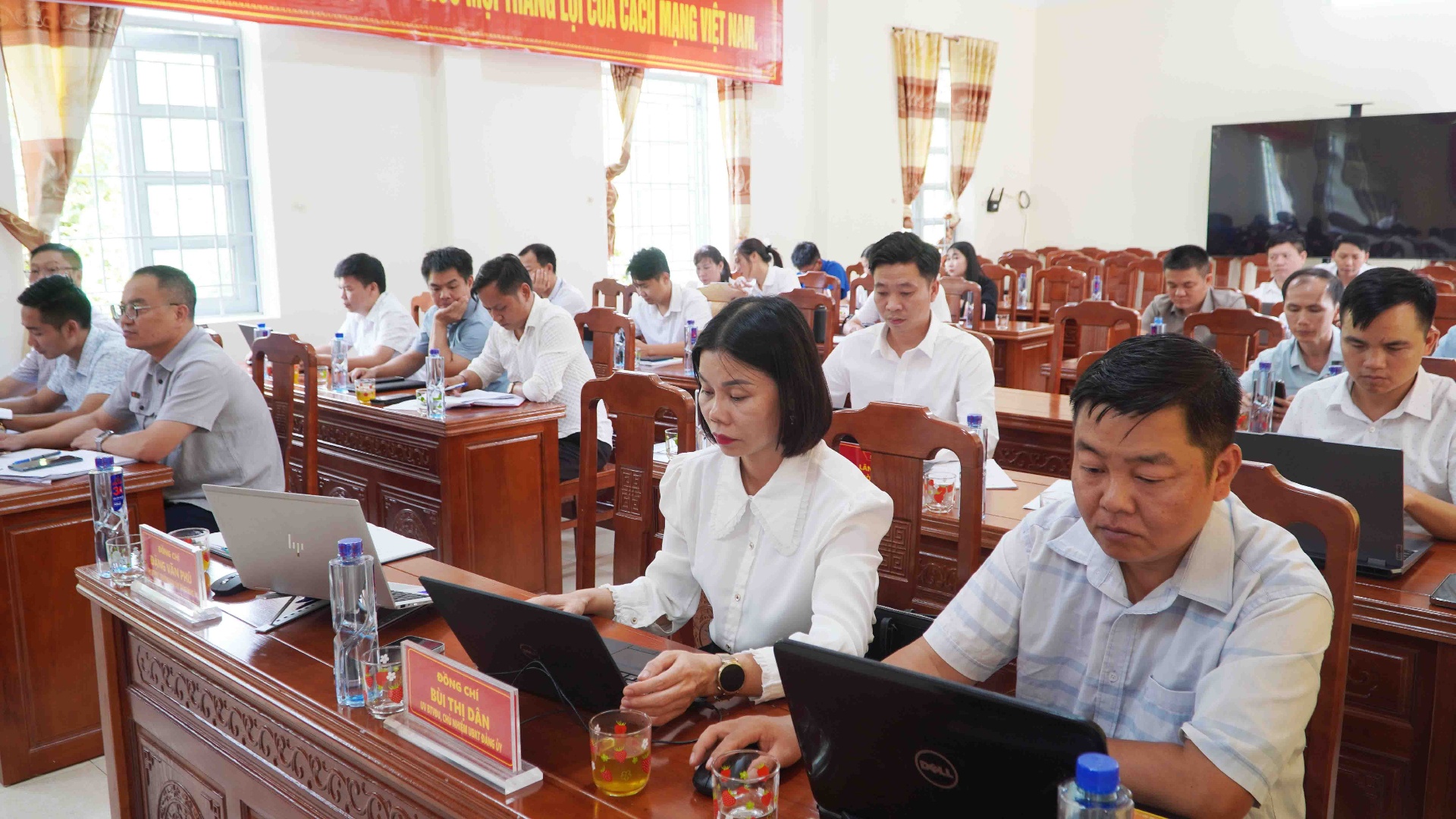 Các đại biểu dự hội nghị.