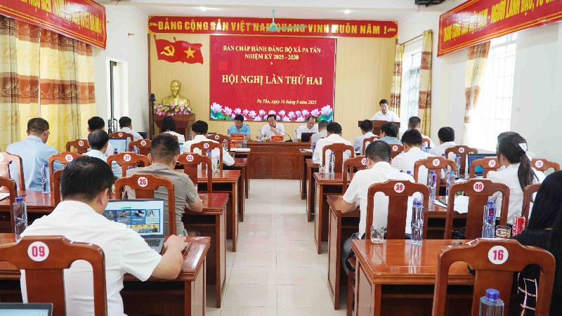Ban Chấp hành Đảng bộ xã Pa Tần nhiệm kỳ 2025 - 2030: Hội nghị lần thứ hai