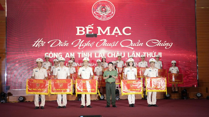 Bế mạc Hội diễn nghệ thuật quần chúng Công an tỉnh Lai Châu
