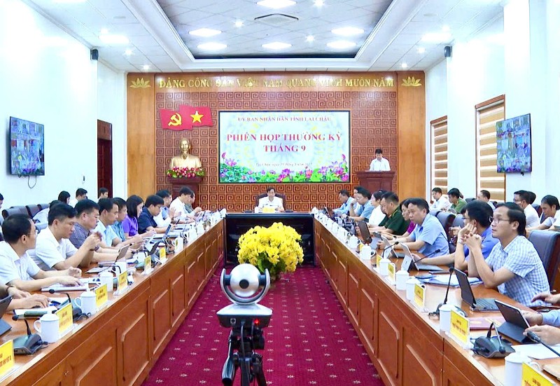 Phiên họp UBND tỉnh thường kỳ tháng 9