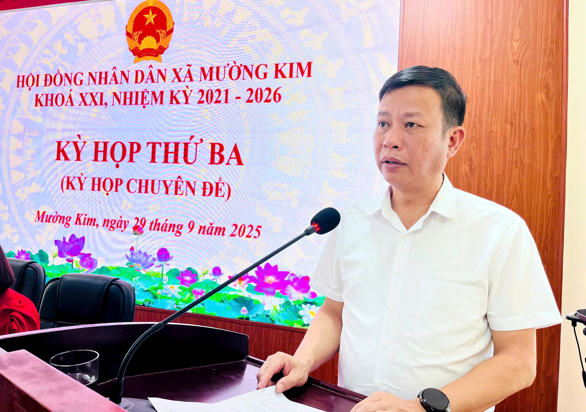 Đồng chí Nguyễn Văn Thăng - Bí thư Đảng ủy, Chủ tịch HĐND xã phát biểu bế mạc kỳ họp.