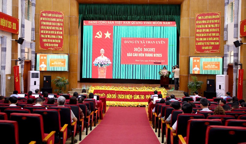 Hội nghị Báo cáo viên tháng 9