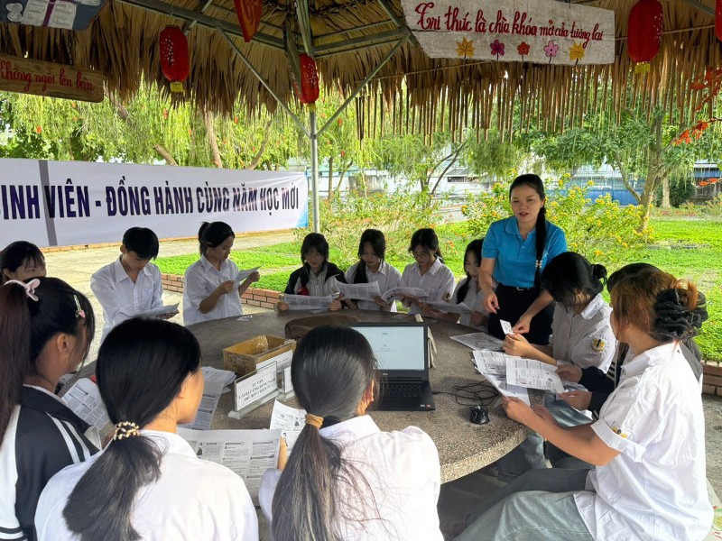 Phấn đấu bao phủ bảo hiểm y tế học sinh