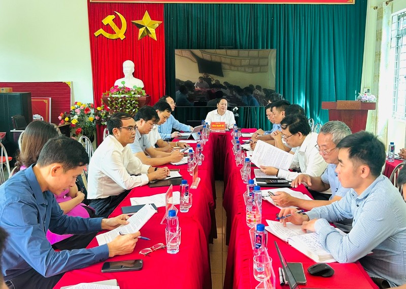 Phó Chủ tịch Thường trực UBND tỉnh Tống Thanh Hải kiểm tra, nắm tình hình mô hình chính quyền địa phương 2 cấp tại xã Nậm Mạ