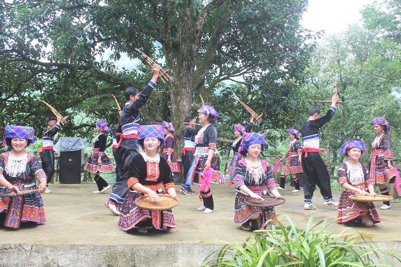 Gắn xây dựng đời sống văn hóa gắn với nông thôn mới