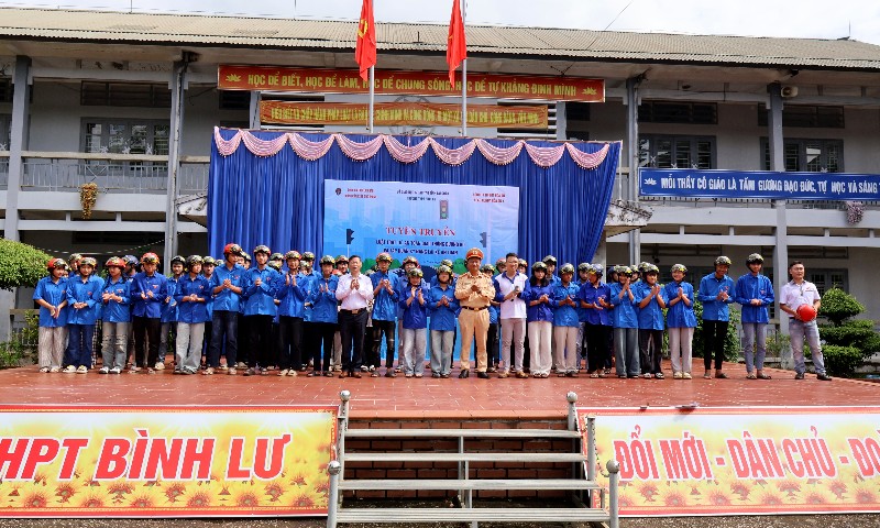 Tuyên truyền pháp luật về an toàn giao thông 