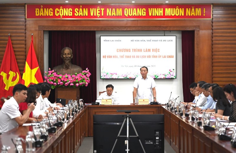 Bộ trưởng Nguyễn Văn Hùng làm việc với lãnh đạo tỉnh Lai Châu về phát triển sự nghiệp văn hoá trên địa bàn