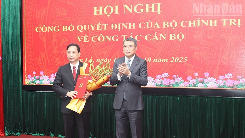 Triển khai quyết định của Bộ Chính trị về công tác cán bộ tại Sơn La