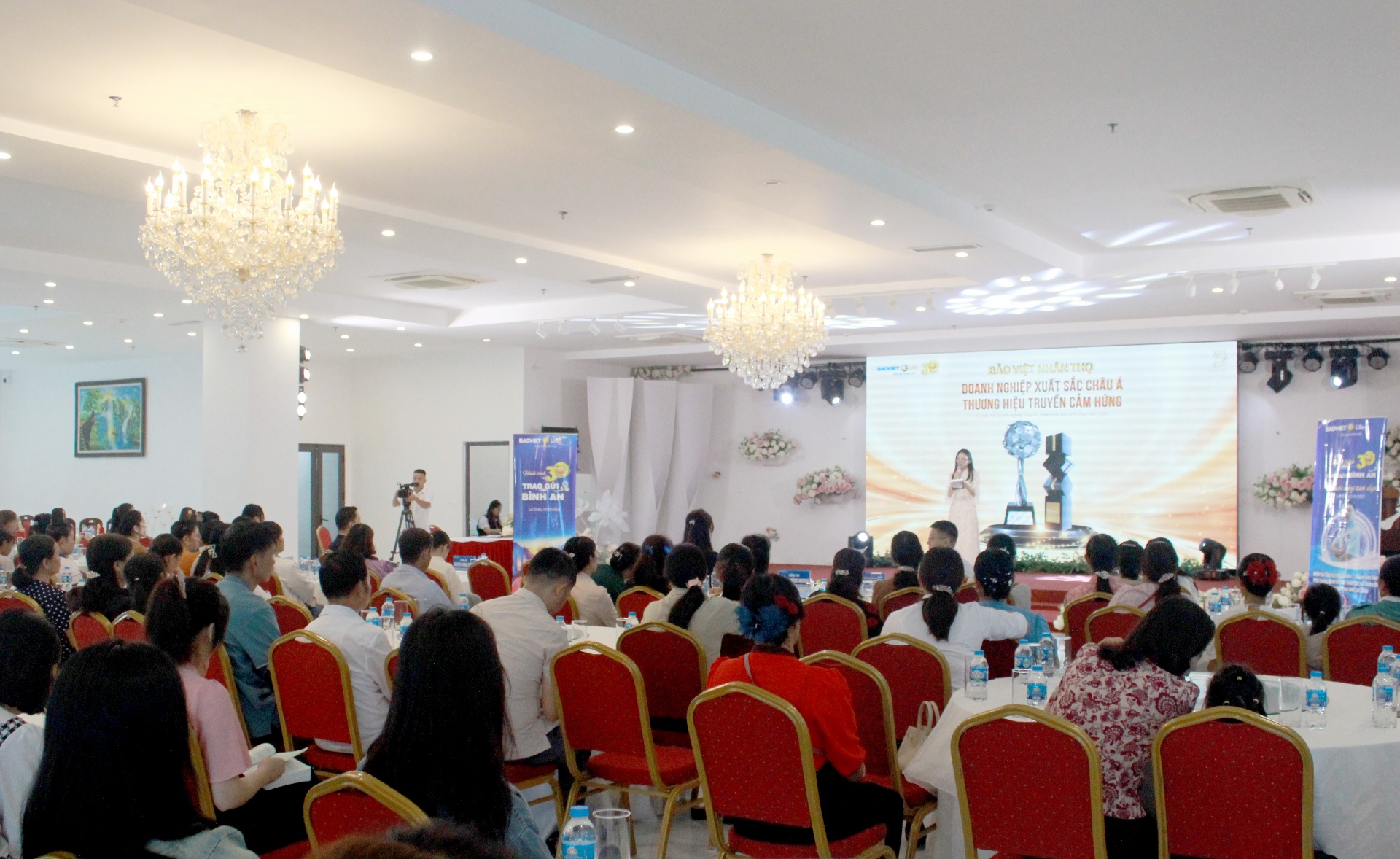 Quang cảnh chương trình.