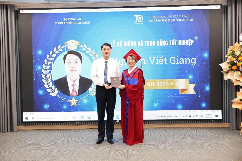 Bế giảng Lớp văn bằng 2 ngành ngôn ngữ Anh, hệ vừa làm vừa học mở tại Công an tỉnh Lai Châu