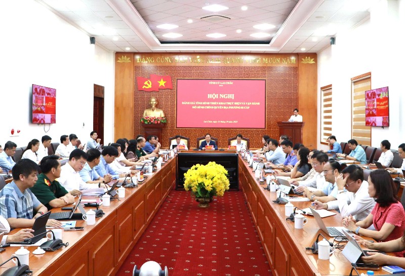 Chính quyền hai cấp đi vào ổn định, tiếp tục hoàn thiện mô hình quản lý