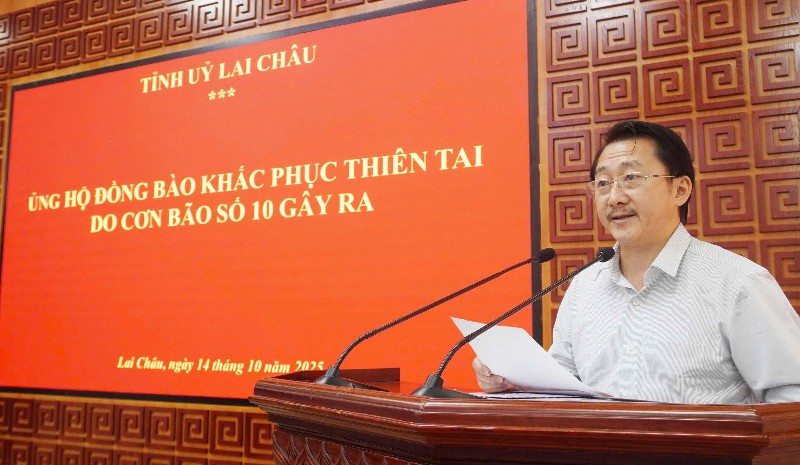 Ủng hộ đồng bào bị thiệt hại bởi bão số 10 (Bualoi)