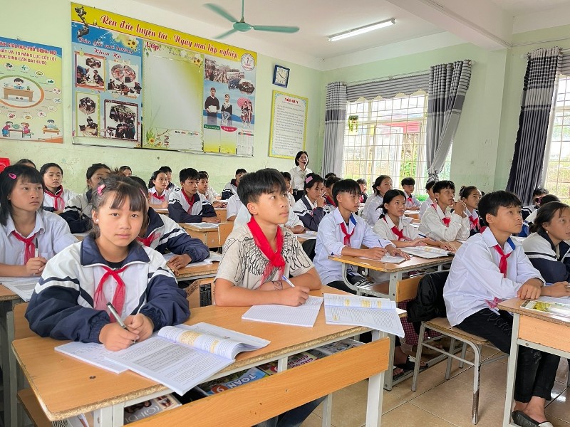 Nâng cao chất lượng bữa ăn cho học sinh bán trú