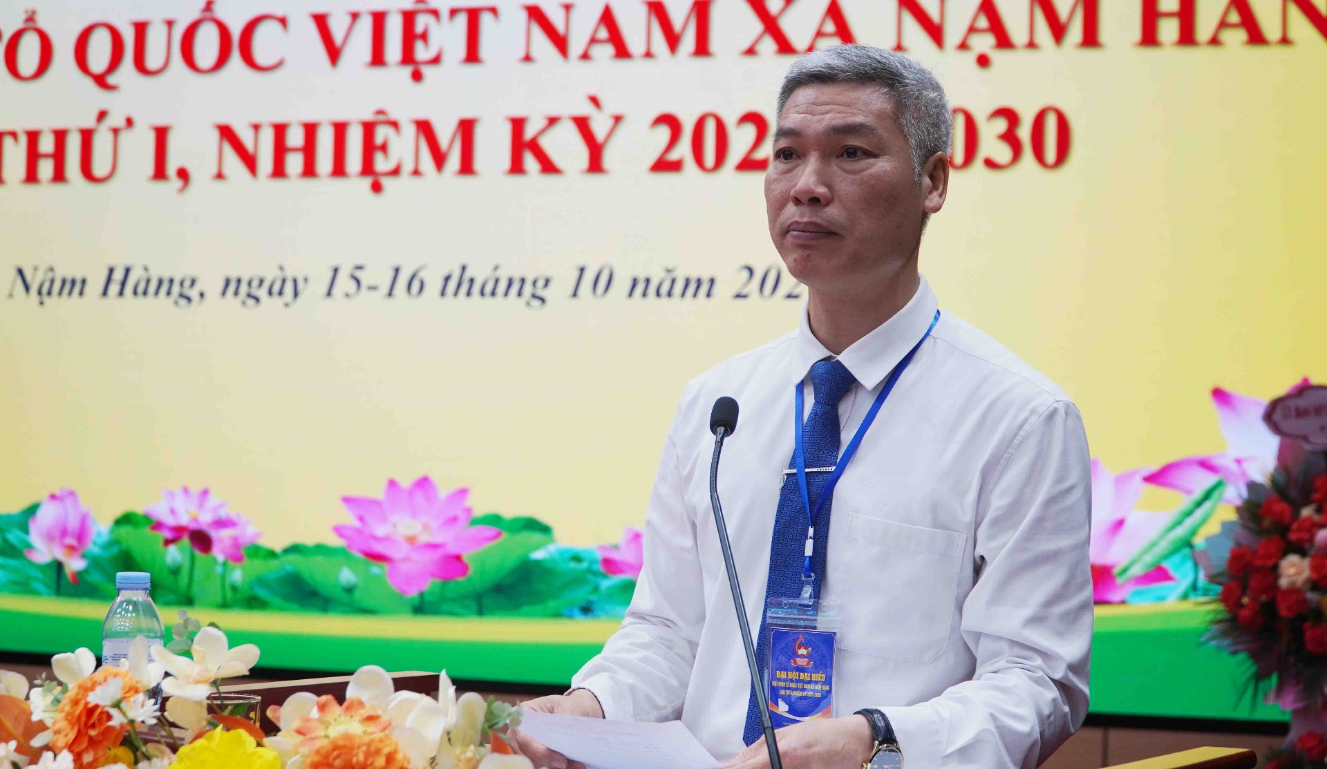 Đồng chí Hà Văn Sơn –Bí thư Đảng ủy xã Nậm hàng phát biểu chỉ đạo tại đại hội.