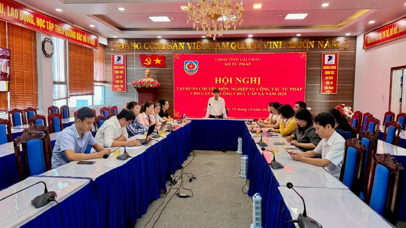Tập huấn chuyên môn, nghiệp vụ công tác tư pháp cho cán bộ, công chức cấp xã