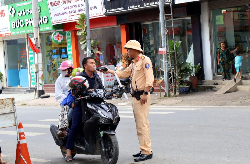 Xử lý 21 trường hợp vi phạm nồng độ cồn