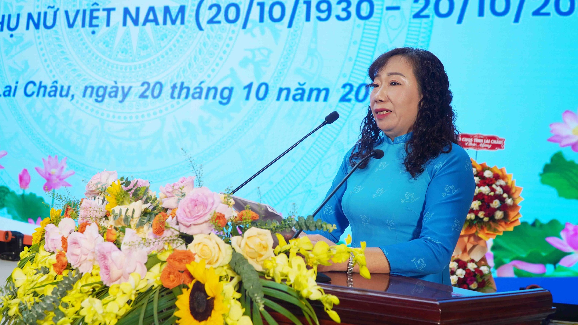 Đồng chí Ngô Thị Bích Hạnh – Chủ tịch Hội LHPN Việt Nam tỉnh phát biểu ôn lại truyền thống ngày phụ nữ Việt Nam 20/10.