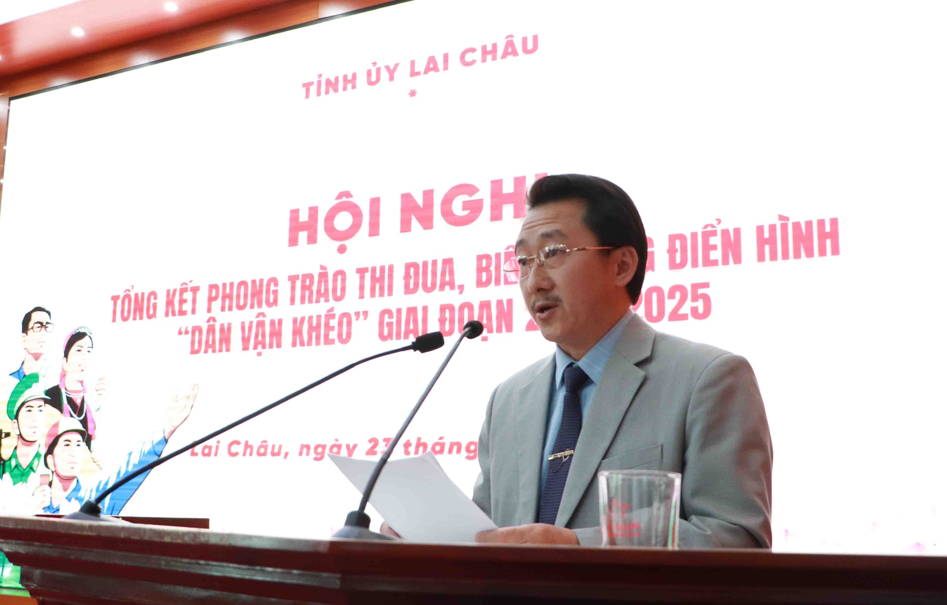 Đồng chí Sùng A Hồ - Phó Bí thư Thường trực Tỉnh ủy, Chủ tịch Ủy ban MTTQ Việt Nam tỉnh phát biểu chỉ đạo và kết luận hội nghị.