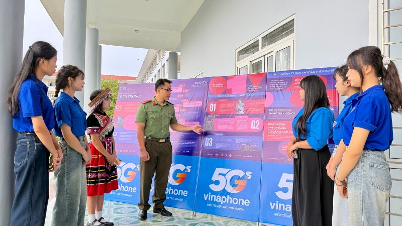“Không một mình - Cùng nhau an toàn trực tuyến”