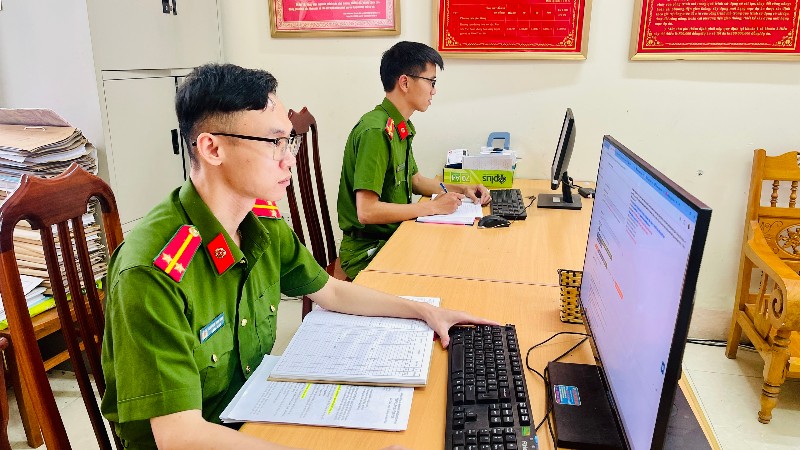 Đẩy mạnh cải cách hành chính, nâng cao hiệu quả phục vụ nhân dân