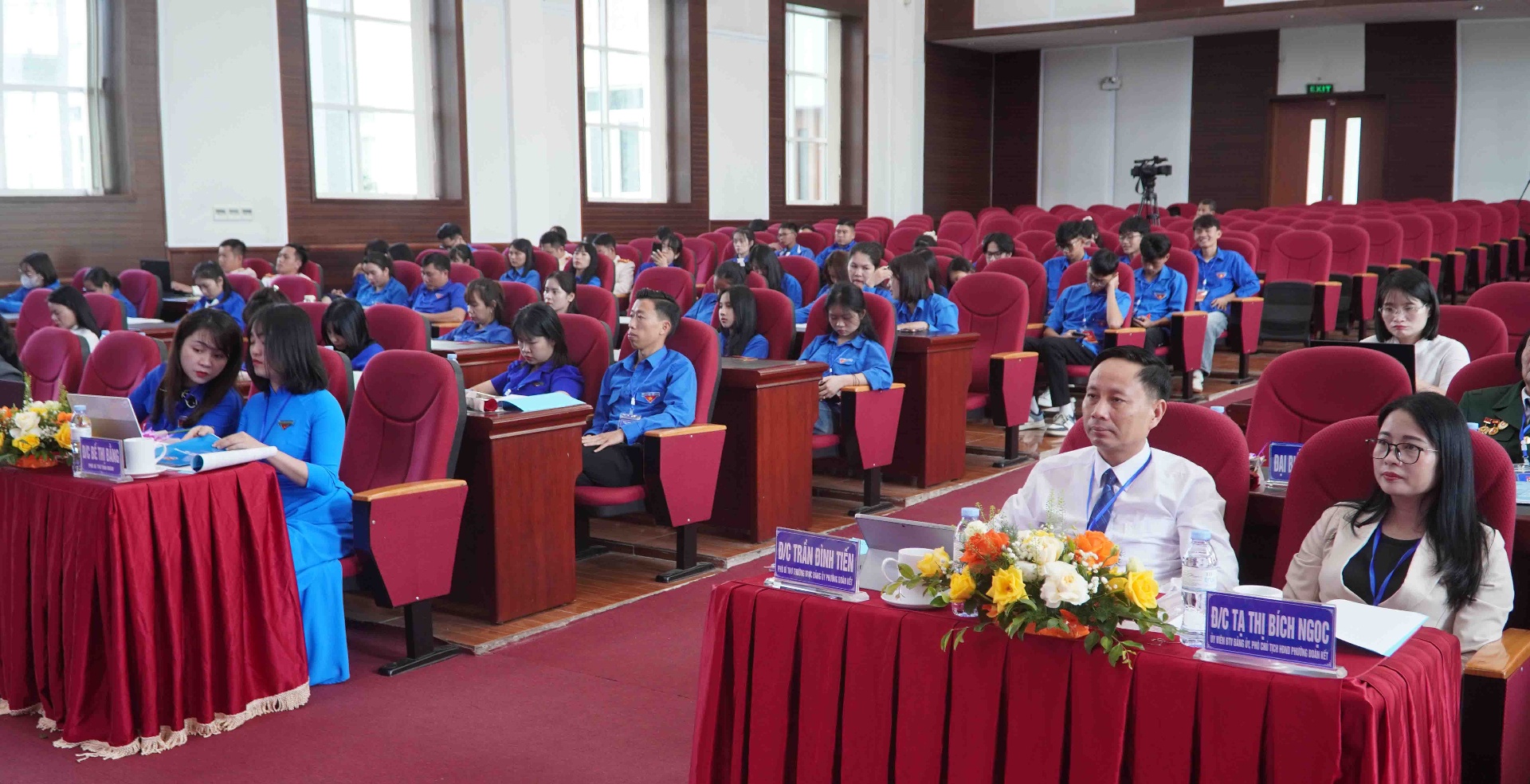 Các đại biểu dự đại hội. Các đại biểu dự đại hội.