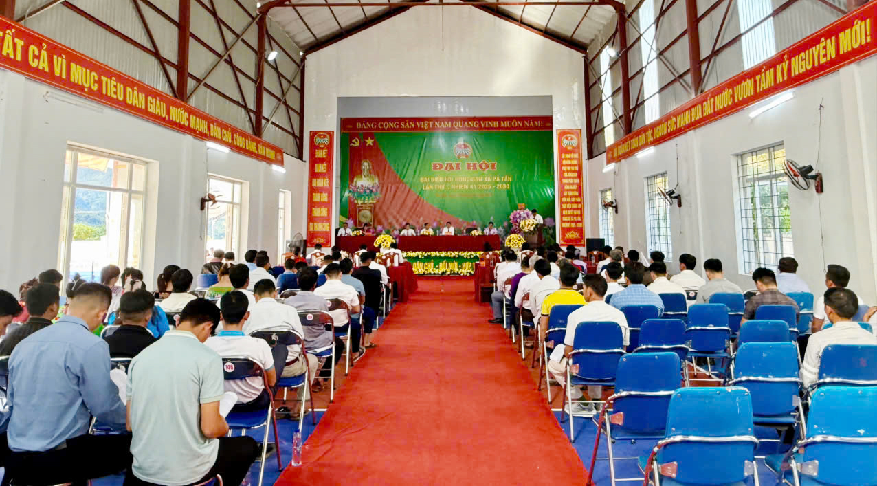 Quang cảnh đại hội. Quang cảnh đại hội.