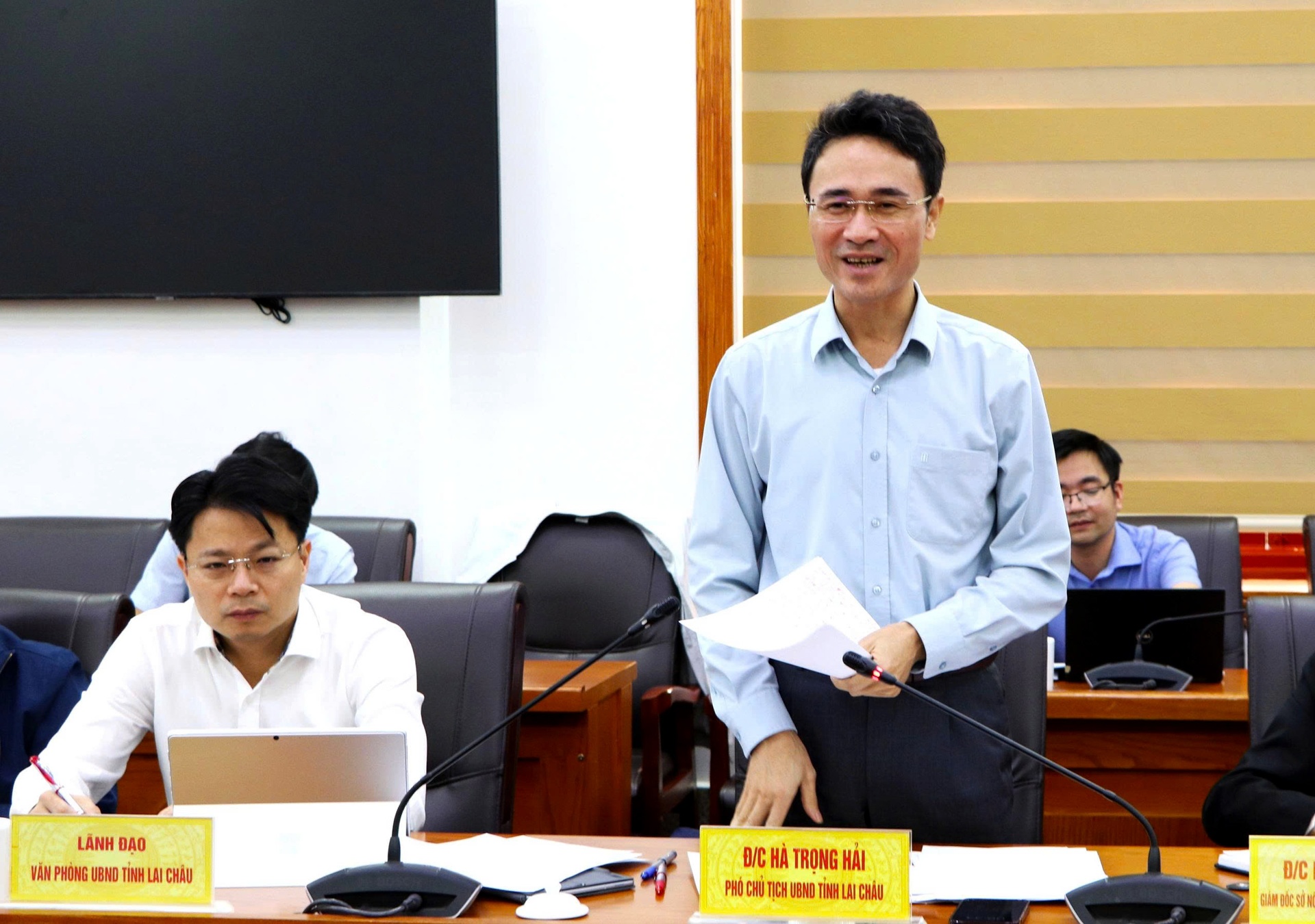 Đồng chí Hà Trọng Hải - Phó Chủ tịch UBND tỉnh phát biểu ý kiến tại buổi làm việc.  Đồng chí Hà Trọng Hải - Phó Chủ tịch UBND tỉnh phát biểu ý kiến tại buổi làm việc.