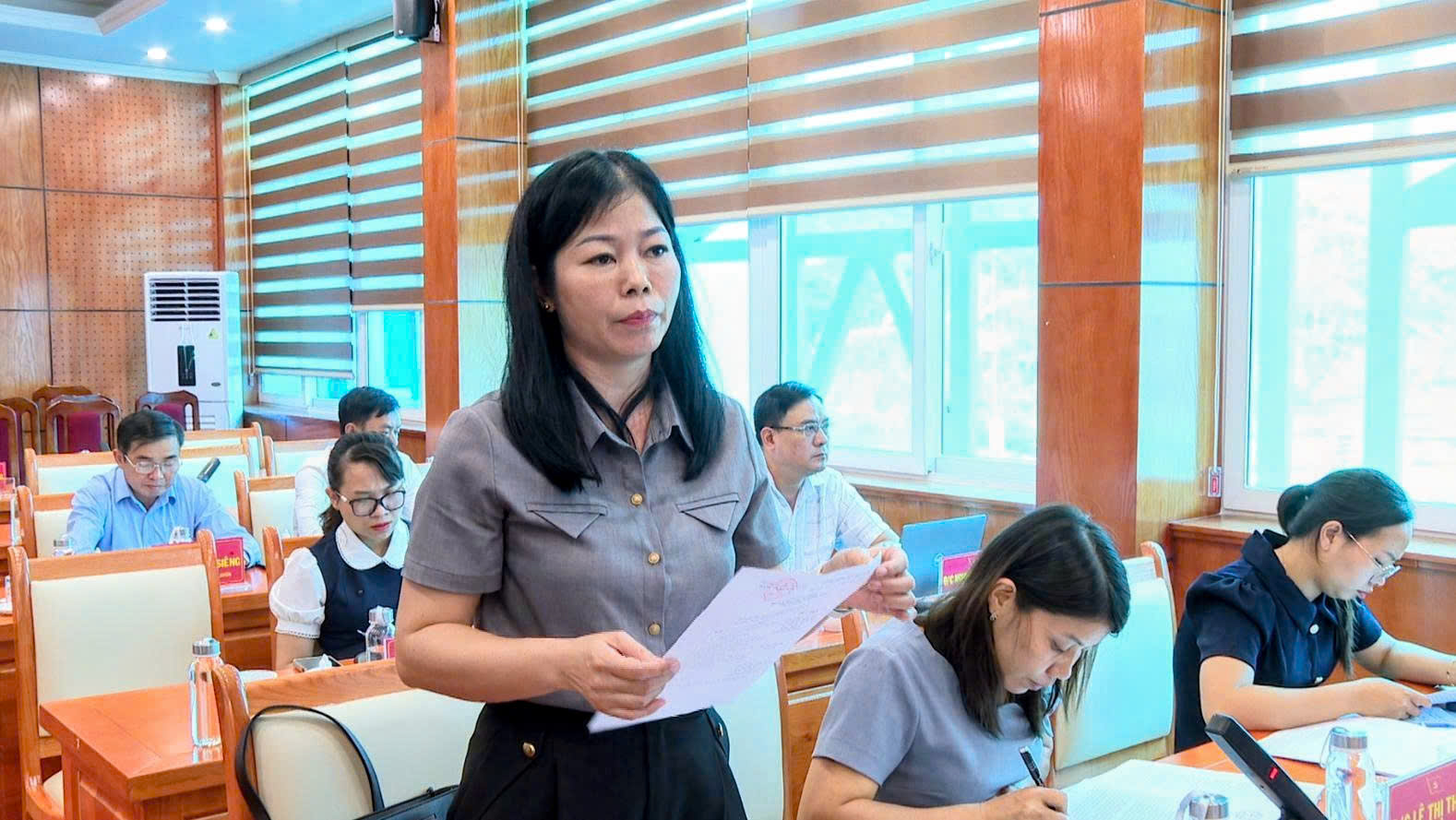 Đại biểu thảo luận tại hội nghị. Đại biểu thảo luận tại hội nghị.